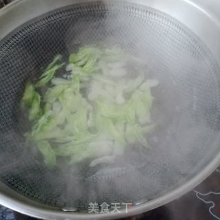 莴苣荸荠炒鸡肝的做法步骤：5