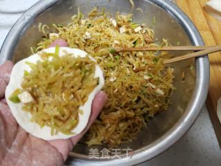 白萝卜油炸豆腐馅包子的做法步骤：9