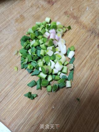 白萝卜油炸豆腐馅包子的做法步骤：3