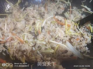 韭黄牛肉炒饭的做法步骤：7
