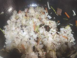 韭黄牛肉炒饭的做法步骤：6