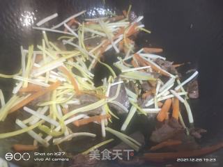 韭黄牛肉炒饭的做法步骤：3