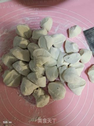 芹菜猪肉煎饺的做法步骤：9
