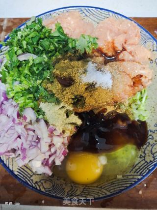 芹菜猪肉煎饺的做法步骤：5