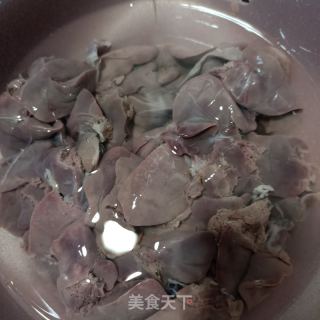 清水鸡肝的做法步骤：3