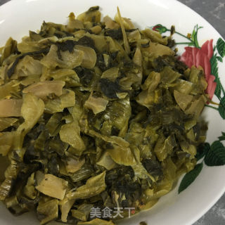 酸菜烧黄花鱼的做法步骤：2
