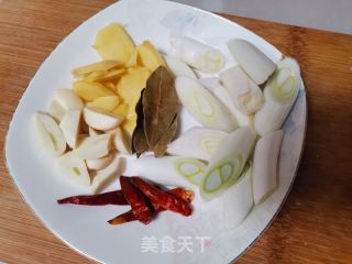 铁锅啤酒鱼的做法步骤：3