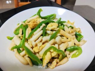 青椒白玉菇炒鸡蛋的做法步骤：15