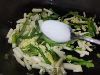 青椒白玉菇炒鸡蛋的做法步骤：10