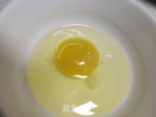 青椒白玉菇炒鸡蛋的做法步骤：2