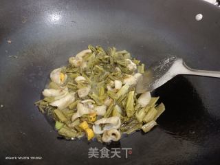 肥肠焖酸菜的做法步骤：6