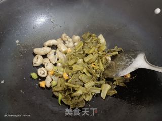肥肠焖酸菜的做法步骤：5