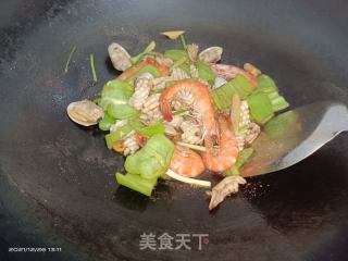 海鲜大杂烩的做法步骤：10