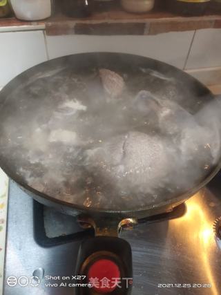 卤牛肉的做法步骤：4