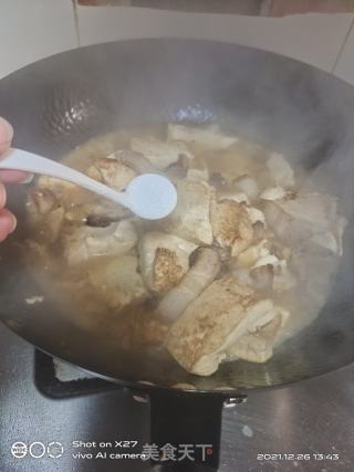 五花肉烧豆腐的做法步骤：7
