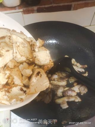五花肉烧豆腐的做法步骤：4