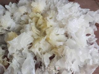 红枣银耳莲子羹的做法步骤：4