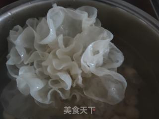 红枣银耳莲子羹的做法步骤：3