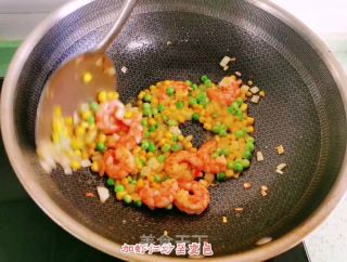 菠萝炒饭的做法步骤：9