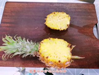 菠萝炒饭的做法步骤：1