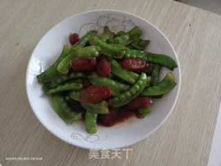 腊肠炒荷兰豆的做法步骤：4