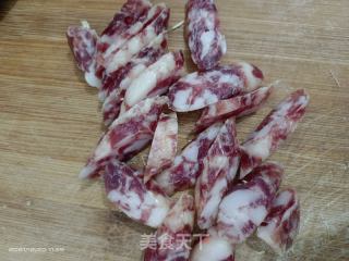 腊肠炒荷兰豆的做法步骤：1