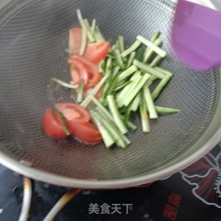 黄瓜炒鹿心的做法步骤：6