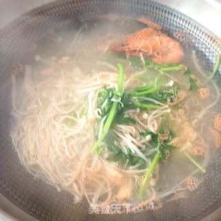 茼蒿菌子拌鲜虾的做法步骤：5