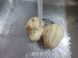 榨菜丝香干炒白佛手瓜的做法步骤：2