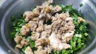 韭菜鸡蛋盒子，馅大味香，赞赞赞的做法步骤：6