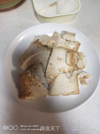 豆腐萝卜鲫鱼汤的做法步骤：3
