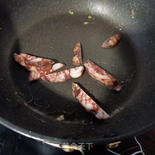 “腊味”辣肠大虾炒芸豆的做法步骤：6
