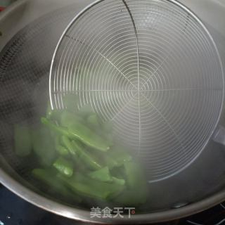“腊味”辣肠大虾炒芸豆的做法步骤：5