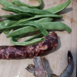 “腊味”辣肠大虾炒芸豆的做法步骤：3