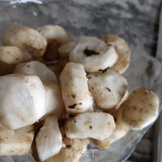 桂花荸荠金桔糖水的做法步骤：2