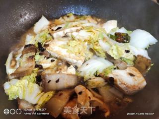 五花肉烧白菜豆腐的做法步骤：4