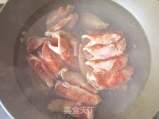 白菜粉条炖羊肉卷的做法步骤：2