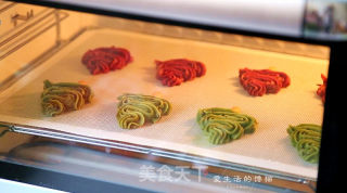 加州葡萄干圣诞树曲奇的做法步骤：6