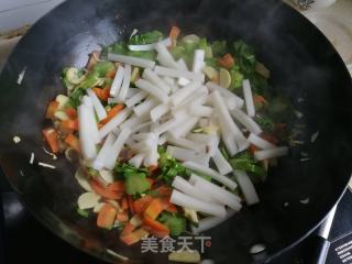 腊肉芥菜冬笋炒年糕的做法步骤：7