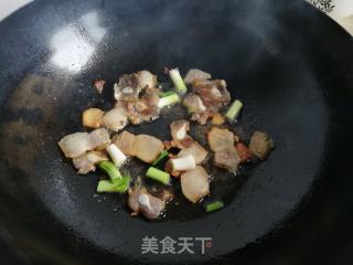 腊肉芥菜冬笋炒年糕的做法步骤：4