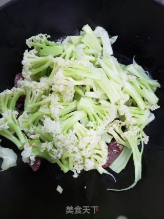 有机菜花炒腊肠的做法步骤：7