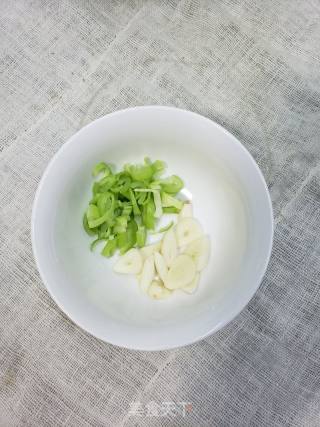 有机菜花炒腊肠的做法步骤：3