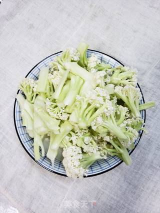 有机菜花炒腊肠的做法步骤：1