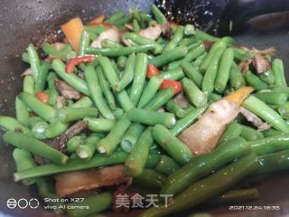 五花肉炒四季豆的做法步骤：6
