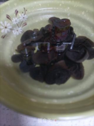 白玉菇番茄炒鸡蛋的做法步骤：3