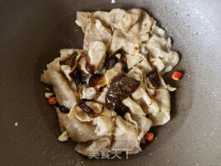 手抓饼卷黑椒牛肉的做法步骤：7