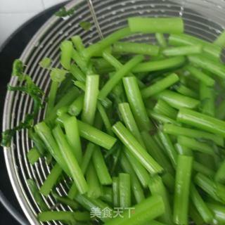 蒿子杆炒护心肉的做法步骤：4