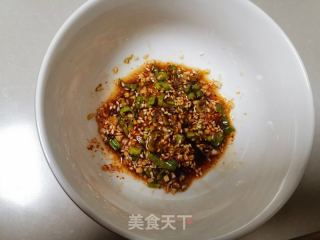 酸辣小面的做法步骤：3