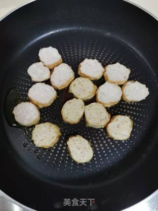洋葱香菜炒肉卷的做法步骤：1