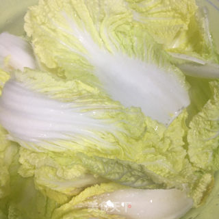 肉丸粉丝白菜煲的做法步骤：3